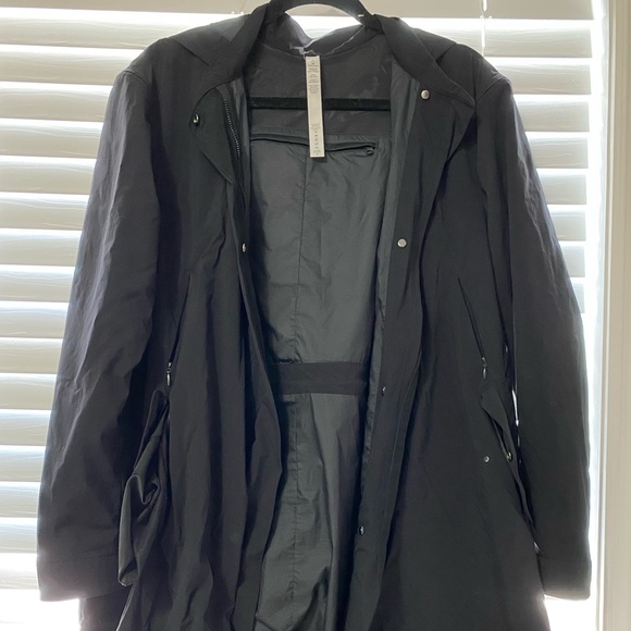 Lululemon &go Swing Trench - Picture 5 of 8